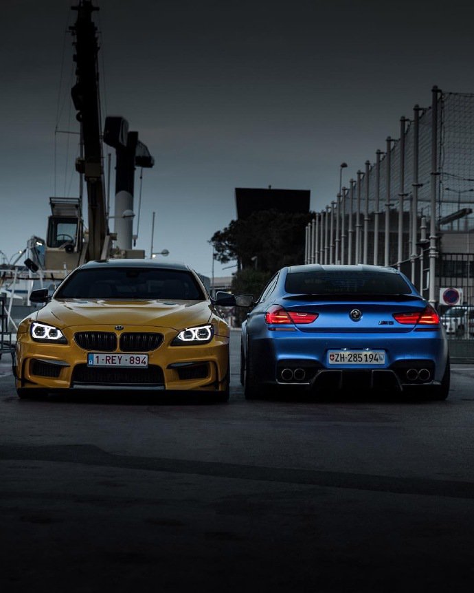 点击大图看下一张：两台不同颜色的宝马 M6 Coupe图片欣赏