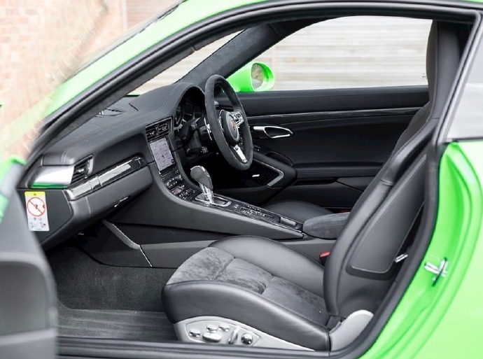 点击大图看下一张：绿色大青蛙  保时捷 911 Turbo S图片欣赏