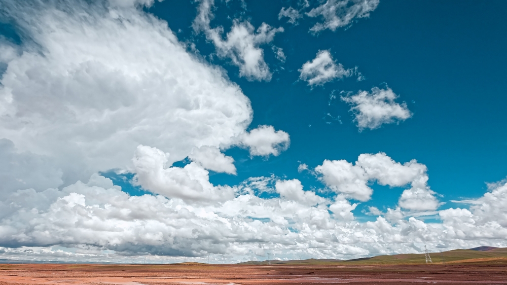 点击大图看下一张：格尔木的蓝天白云风景图片欣赏