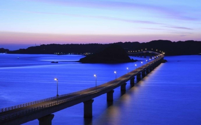 点击大图看下一张：一座很美的大桥——日本角岛大桥