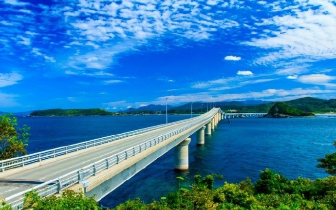 点击大图看下一张：一座很美的大桥——日本角岛大桥