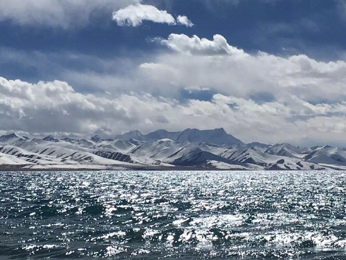 点击大图看下一张：西藏，超美的纳木错海边风景图片欣赏