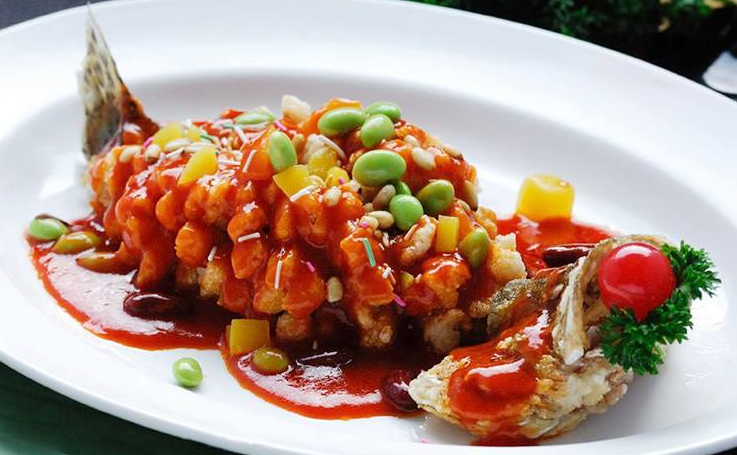 点击大图看下一张：江苏菜肴松鼠鳜鱼美食图片欣赏