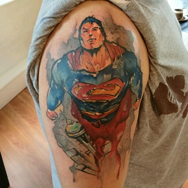 点击大图看下一张：超人图案纹身  9张威风凛凛的漫画超人纹身图案