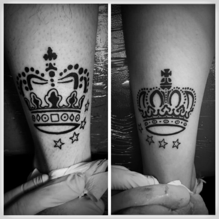 点击大图看下一张：皇冠纹身图案 10款黑灰色调的尊贵小皇冠纹身图案