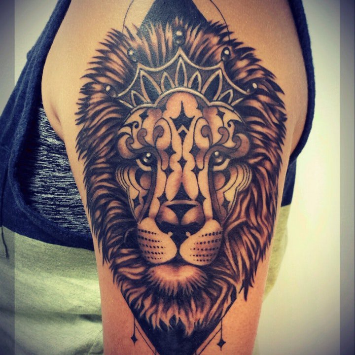 点击大图看下一张：狮子纹身图案 10款各种纹身风格的狮子纹身图案