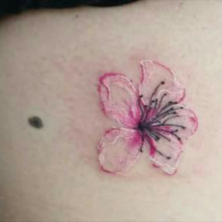 点击大图看下一张：樱花纹身图案 10张优美清新纹身樱花图案