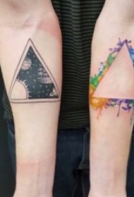 纹身三角形  设计感十足的三角形纹身图案