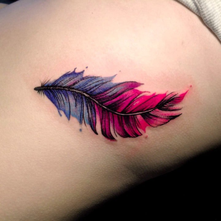 点击大图看下一张：羽毛纹身图   10款轻柔而又唯美的羽毛纹身图案