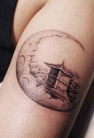 纹身月亮   9张寄语相思之情的月亮主题纹身图案