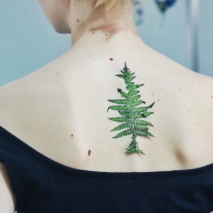 点击大图看下一张：叶子纹身图案 多款彩绘植物叶子主题的纹身图案