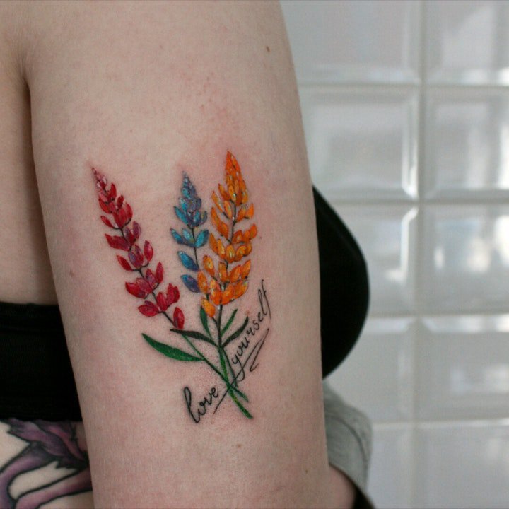 点击大图看下一张：植物纹身图案 10张唯美且清新的植物纹身图案