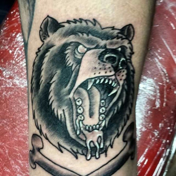 点击大图看下一张：纹身熊图案   憨态可掬的狗熊纹身图案