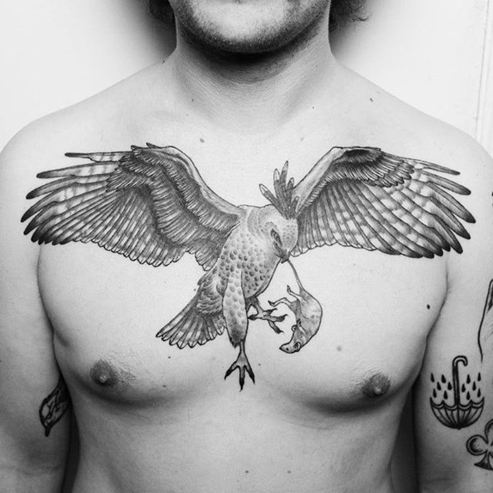 点击大图看下一张：老鹰纹身  10款振翅高飞的雄鹰纹身图案