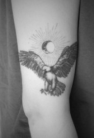 老鹰纹身  9组个性而又张扬的老鹰纹身图案