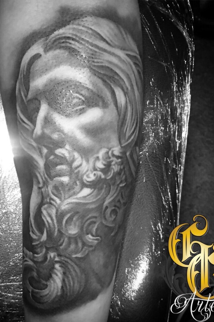 点击大图看下一张：纹身耶稣图案 多款黑暗系纹身十字架的耶稣纹身图案