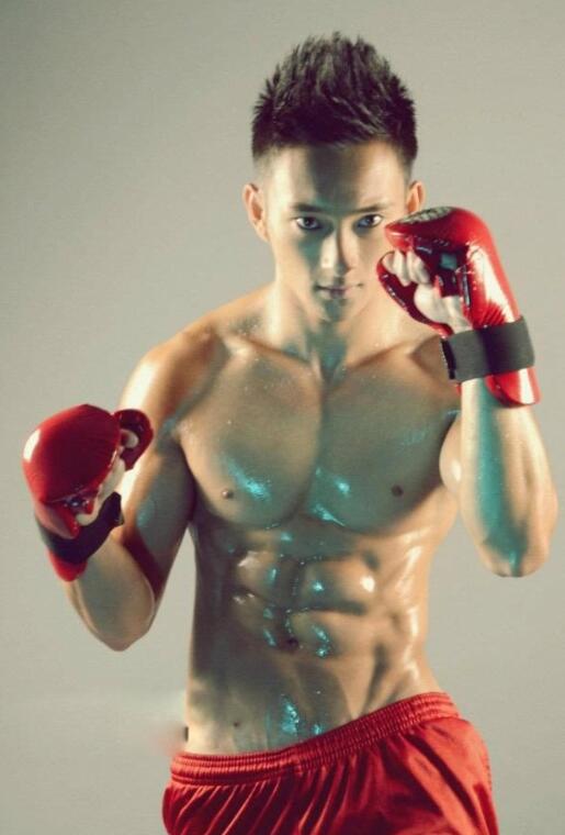 点击大图看下一张：中国男模sonnie nye肌肉帅哥图片