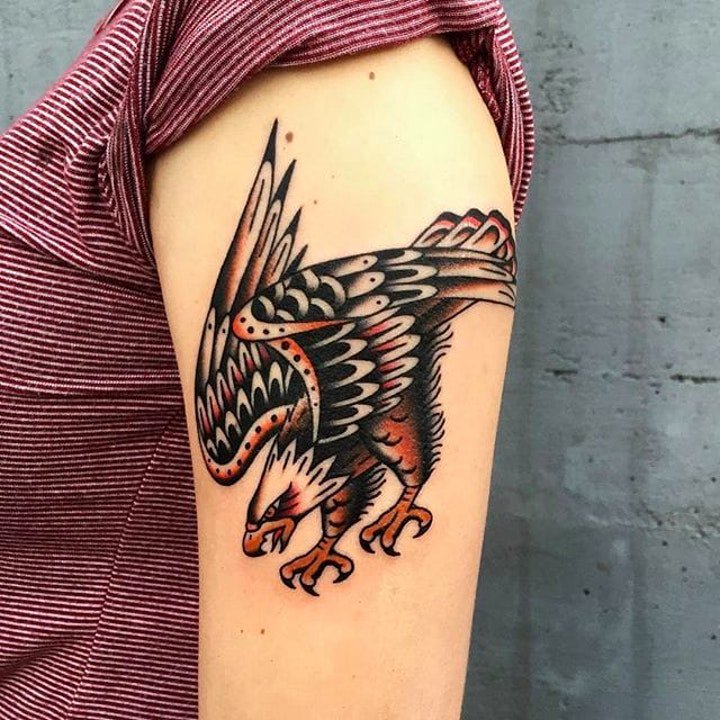 点击大图看下一张：老鹰纹身  10款振翅高飞的雄鹰纹身图案