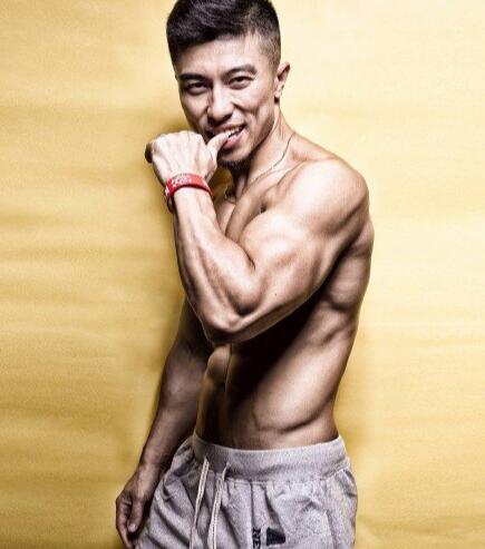 点击大图看下一张：中国男模内裤帅哥艺术图片