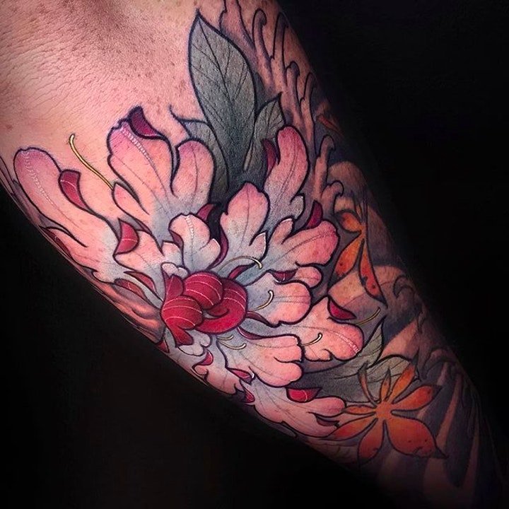 点击大图看下一张：花朵纹身图案 美丽且大方的牡丹玫瑰等花朵纹身图案