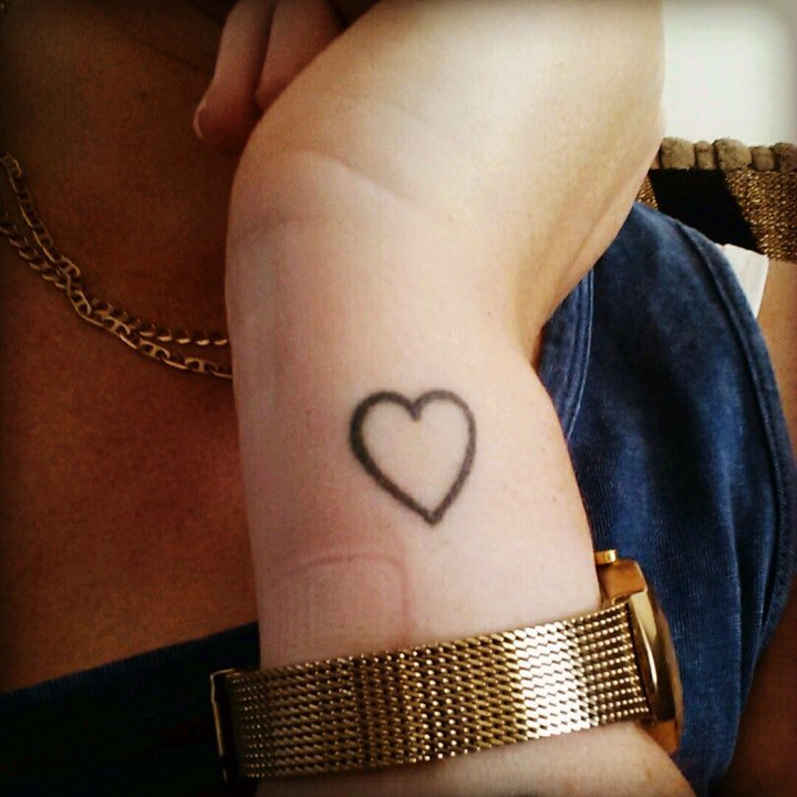 点击大图看下一张：代表爱情的纹身图案 多款代表爱情的纹身图案