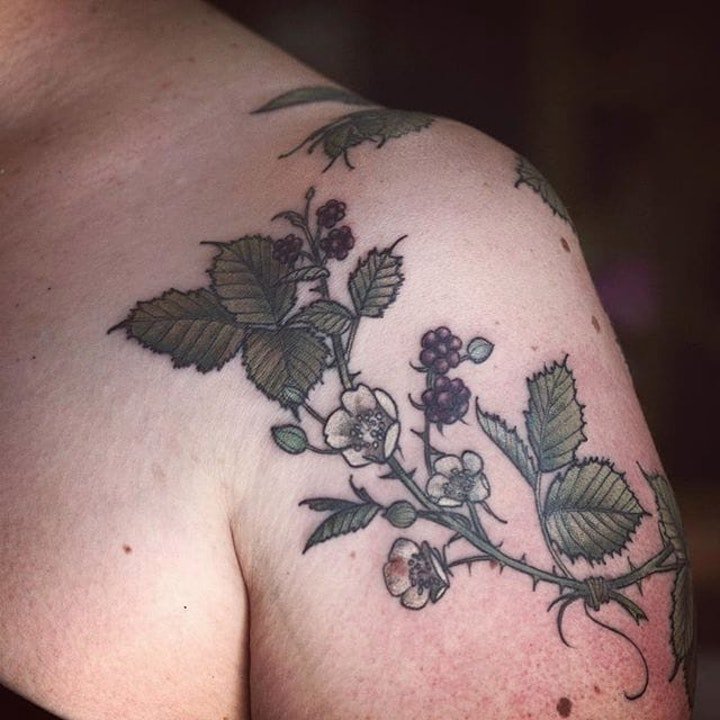 点击大图看下一张：植物纹身图案 多款花朵与叶子的植物纹身图案图片