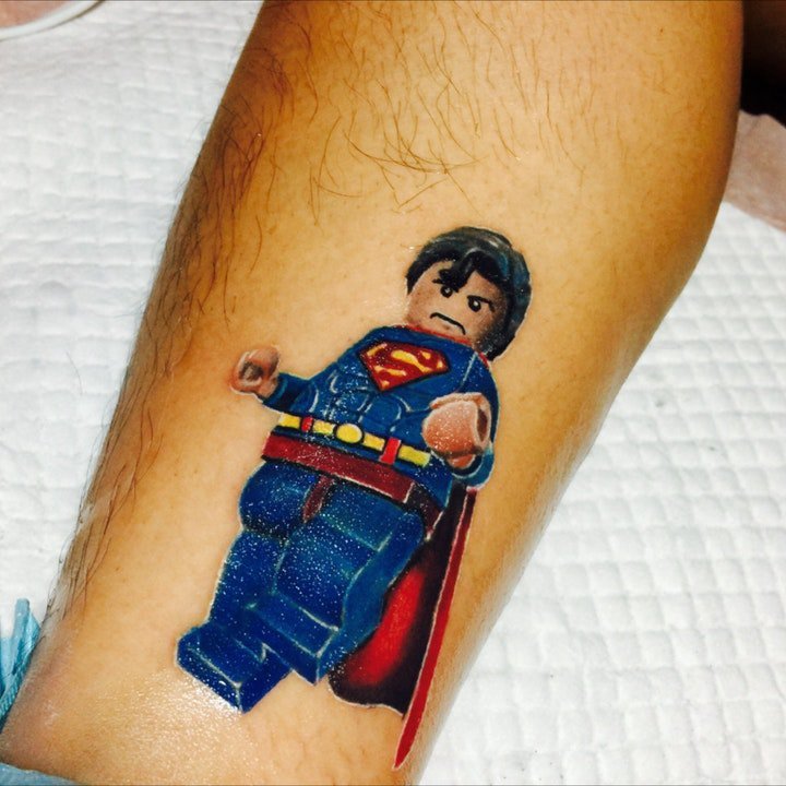 点击大图看下一张：超人图案纹身  9张威风凛凛的漫画超人纹身图案