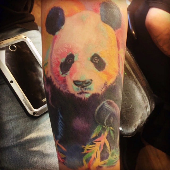 点击大图看下一张：熊猫纹身图   多款呆萌而又创意的熊猫纹身图案
