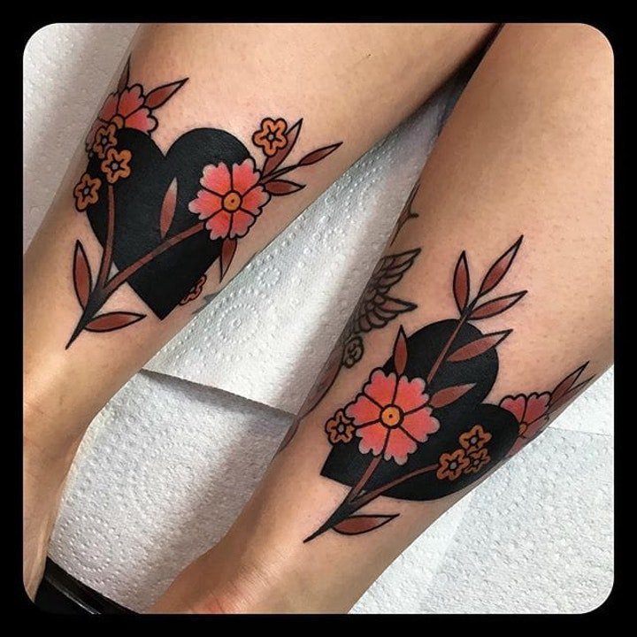 点击大图看下一张：花朵纹身图案 创意的一组向日葵等小花朵纹身图案