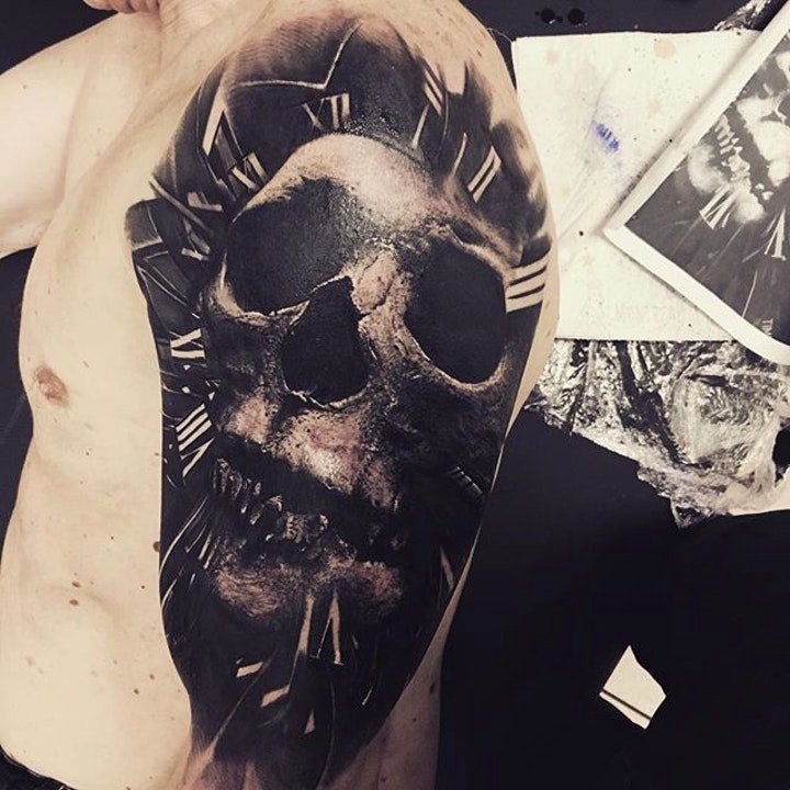 点击大图看下一张：恐怖纹身图案  10款令人恐惧的写实骷髅纹身图案