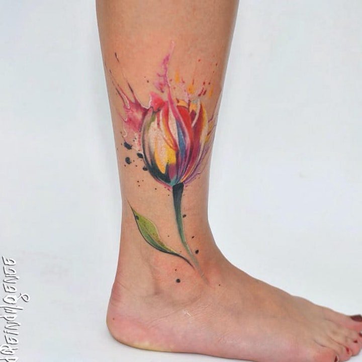 点击大图看下一张：艺术纹身彩绘 多款艺术纹身彩绘风格的唯美花朵纹身图案