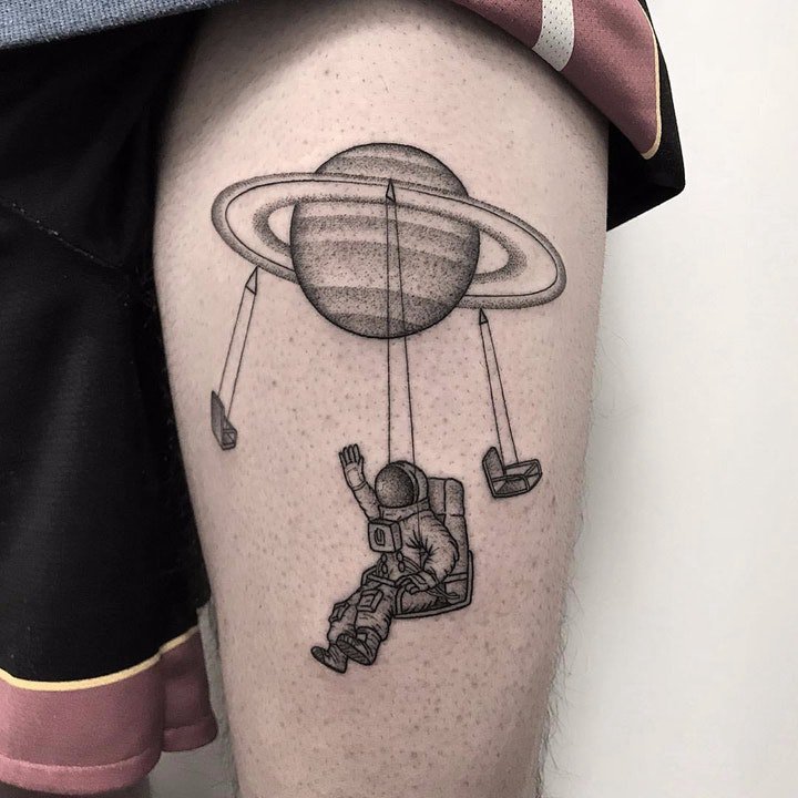点击大图看下一张：纹身星球   技巧性十足且不失时尚感的星球主题纹身图案