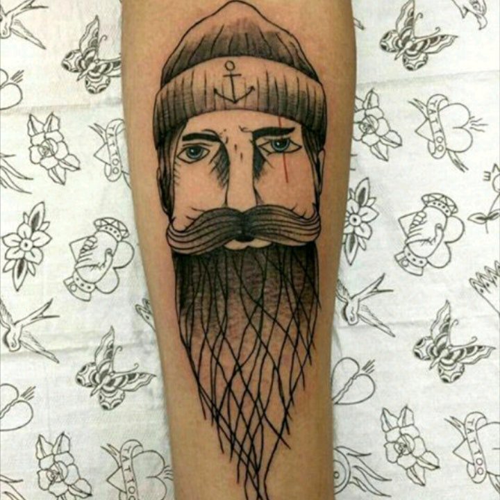 点击大图看下一张：纹身人物图片   9款奇趣的胡子人物纹身图案