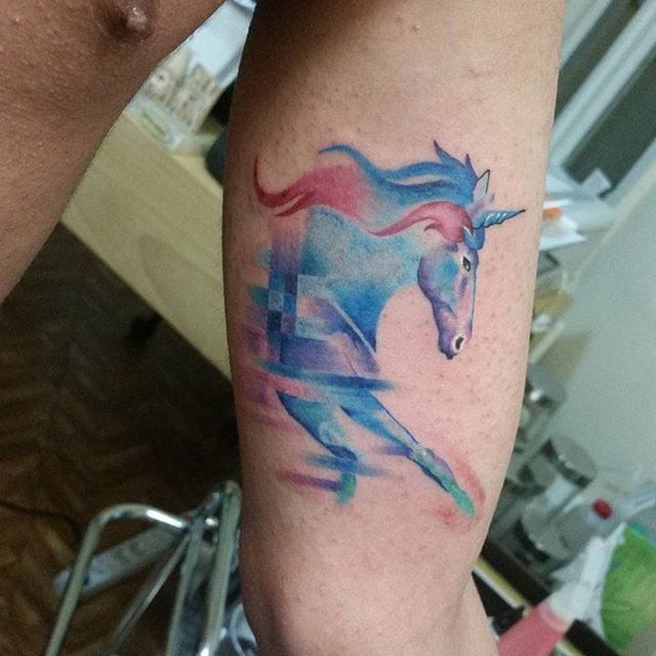 点击大图看下一张：马纹身图案 10款形态各异的彩绘纹身动物马纹身图案