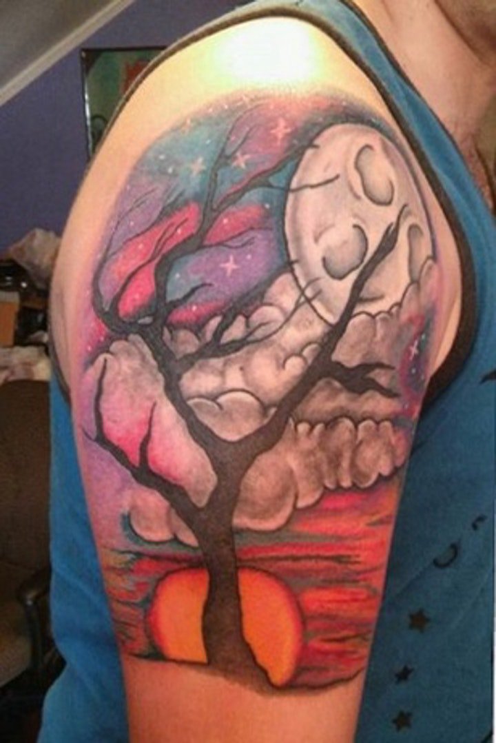 点击大图看下一张：树的纹身图案 身体各个部位水墨风格的树的纹身图案