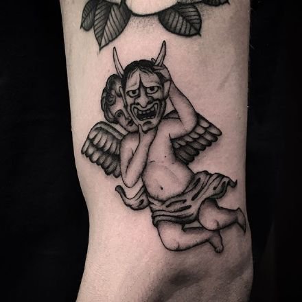 点击大图看下一张：纹身小天使-黑灰色的一组西方小天使纹身图案