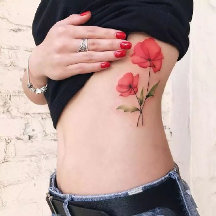 点击大图看下一张：纹身罂粟花 艳丽漂亮的一组罂粟花纹身图案作品