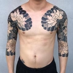点击大图看下一张：日式半甲图 日式风格的传统9组半胛纹身图案