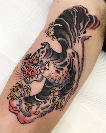 点击大图看下一张：漂亮的oldschool日式纹身小动物头纹身图片