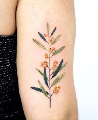 点击大图看下一张：小清新花朵纹身 女神专属的9张花儿纹身图片