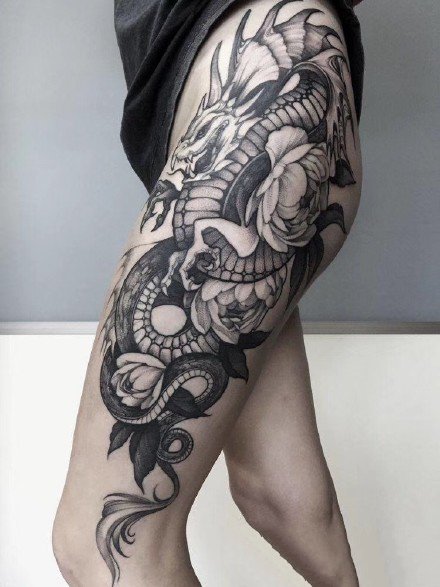 点击大图看下一张：性感大腿纹身 9张女性大腿部性感的纹身作品
