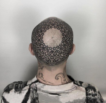 点击大图看下一张：纹身头部 超个性的脑袋上纹身作品图片