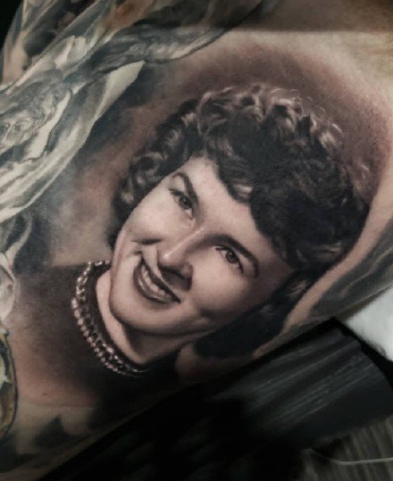 点击大图看下一张：纹身肖像图 欧美写实的一组肖像人物纹身图片