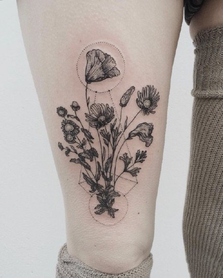 点击大图看下一张：水墨植物图片 水墨风格的一组黑灰植物纹身图片
