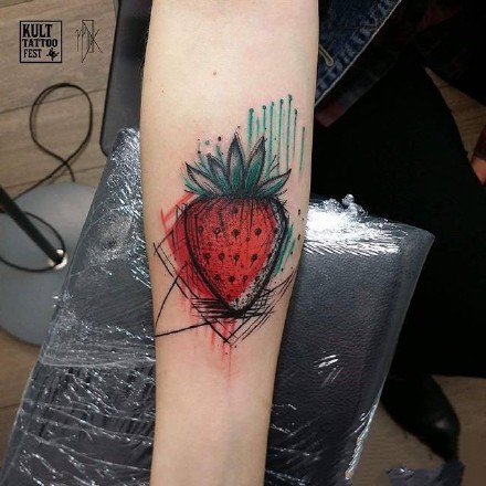 点击大图看下一张：水果纹身 一组诱人的水果纹身图片赏析