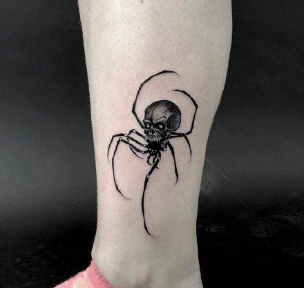 点击大图看下一张：黑灰蜘蛛纹身 9款蜘蛛主题的纹身作品欣赏