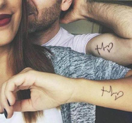 点击大图看下一张：恋人成对纹身 适合情侣的9张小清新纹身图片