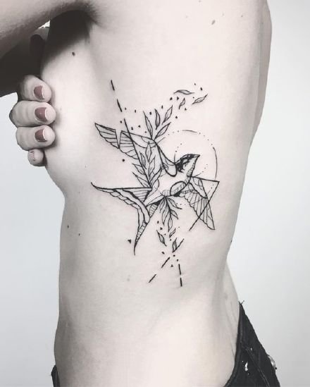 点击大图看下一张：燕子纹身 9组飘逸轻灵的燕子主题纹身图