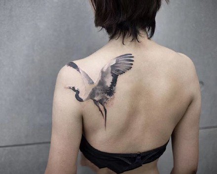 点击大图看下一张：仙鹤纹身 9张水墨中国风的仙鹤纹身图片
