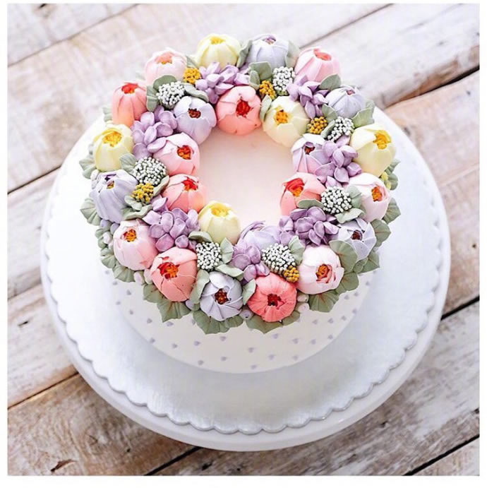 点击大图看下一张：一组超级美的花朵蛋糕图片欣赏